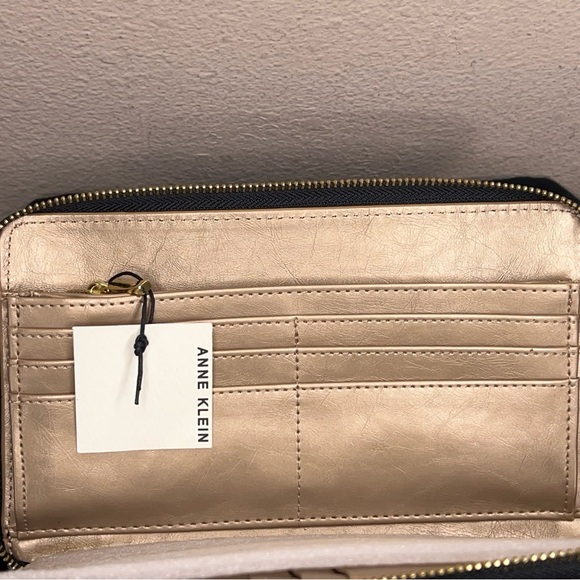 NEW Anne Klein Black Gold Faux Leather Wallet Classic Gift Lined Zip Closure - Picture 4 of 16